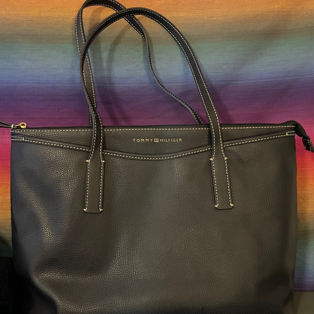 Tommy Hilfiger Whitney II Large Shoulder Tote Navy Pebbled PVC Zip Top